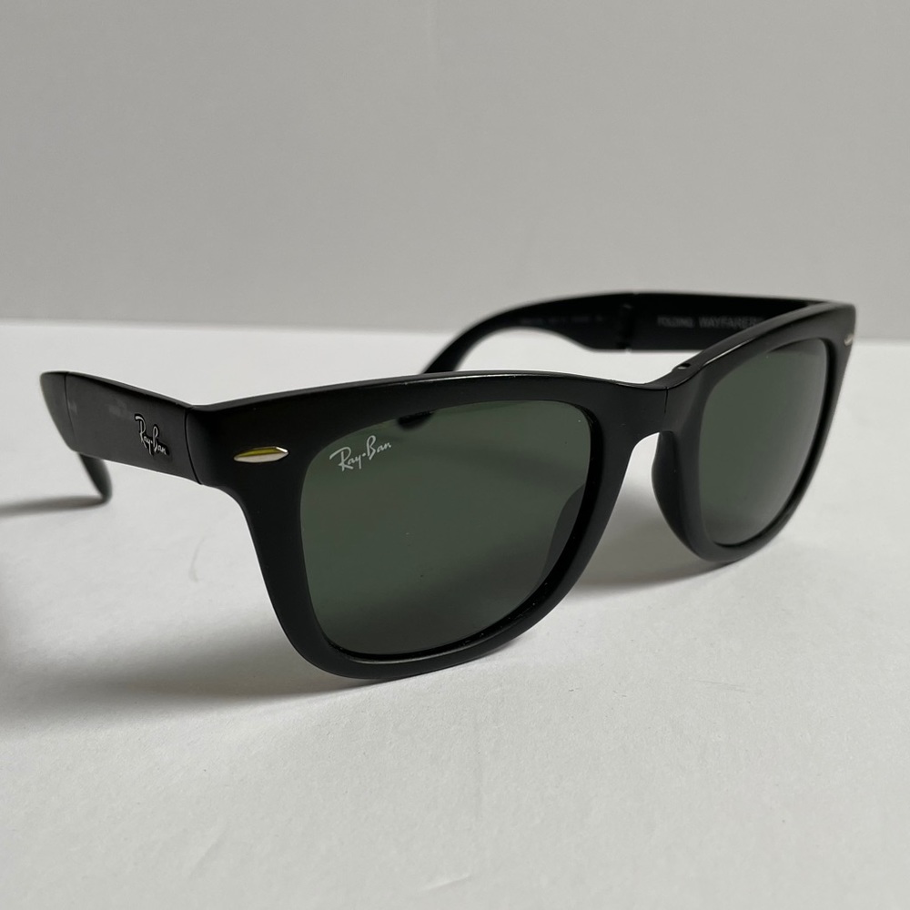 Ray-Ban Matte Black Folding Wayfarer Sunglasses